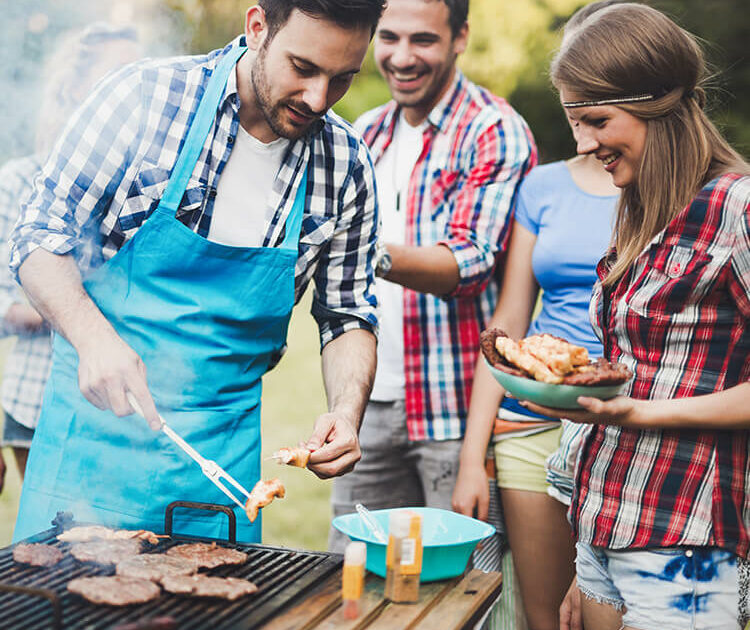 男はここを見ている 夏場のbbqで感じる いい女 な振る舞いは ビューティニュース 美容メディアvoce ヴォーチェ