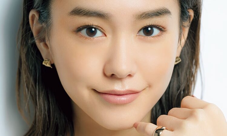 淡クリーム色の春先にフランシュリッペ 春の鉄板新色ミルクティーベージュ・リップ塗り比べ！【唇の形別