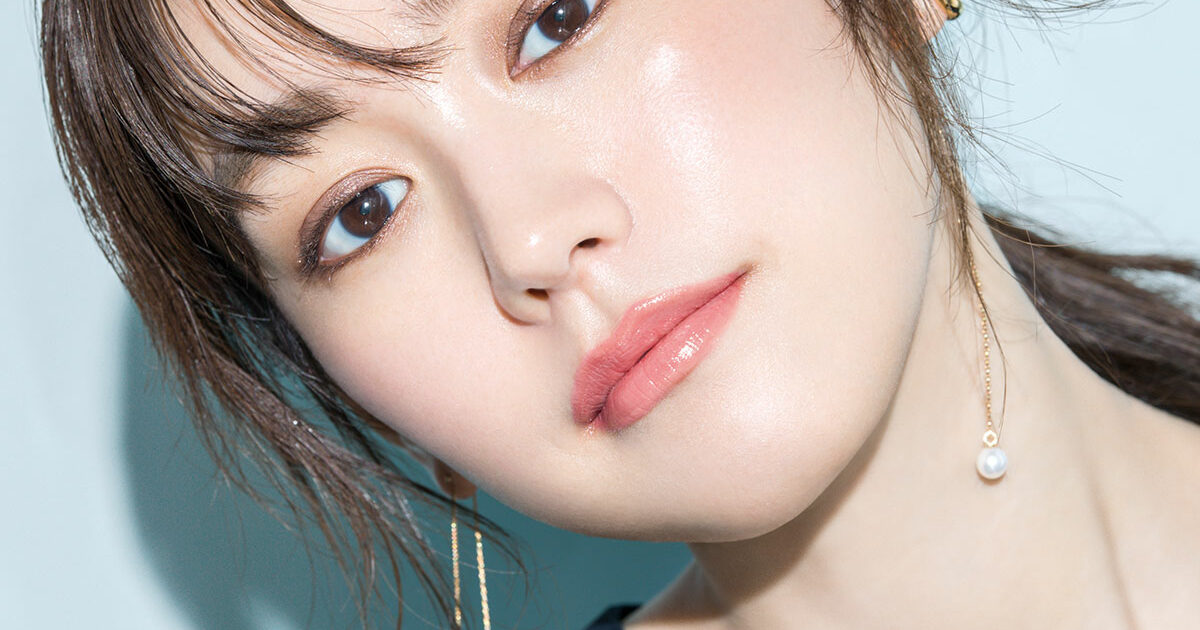 桐谷美玲】ブラウンEYEにディオールの透けチェリーリップ【夏の