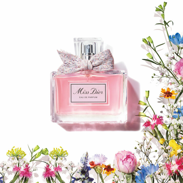 VOCE_202110_DIOR_TU-top-