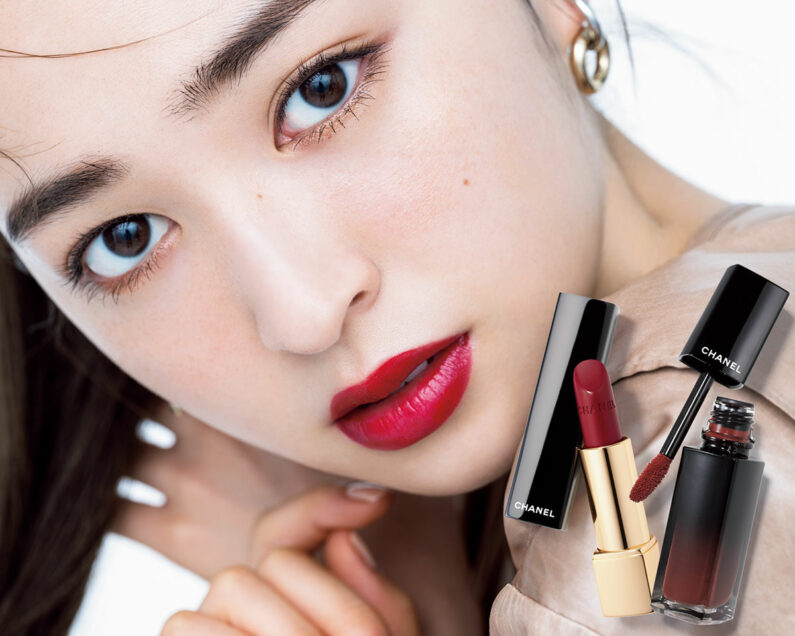 濃密発色でシャレた顔立ちになる【シャネル】の新作リップを【塗り比べ