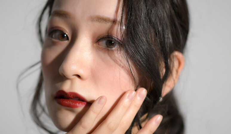 宝塚アカデミア9 / 特集:娘役の新世代、新世代の娘役 / 青弓社 元宝塚歌劇団・花組トップ娘役【仙名彩世】退団後叶った夢