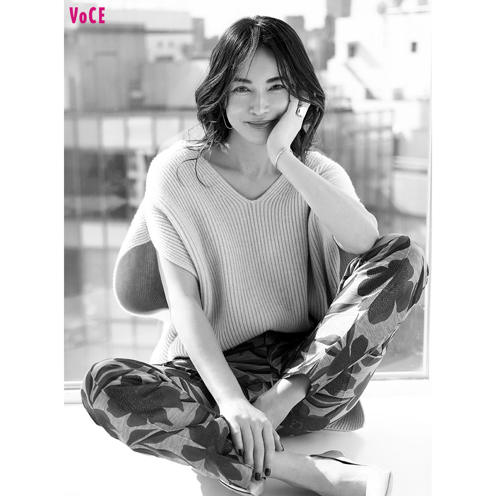 ◆送関税無料◆長谷川京子さん着 Unfortunate Portrait Tシャツ 長谷川京子】何色にも染まれる、自由な私でいたい【書籍『わたし