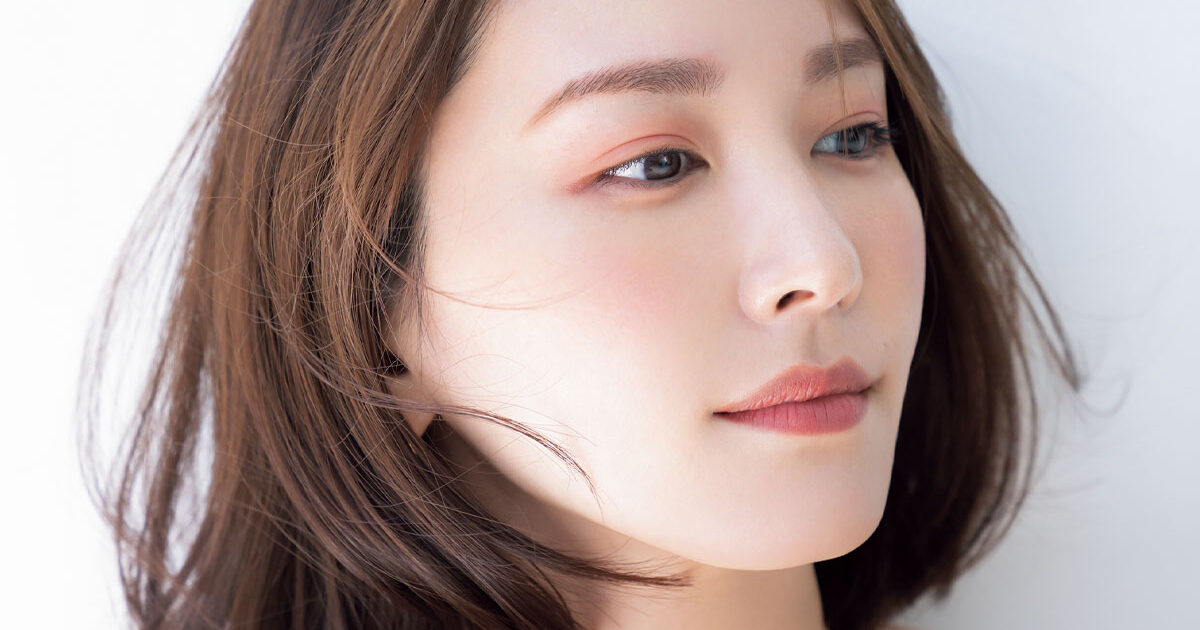 【新垣結衣】「20代までは、“この人は信じていい人なのか？”と常に疑ってピリピリしていた」【COVER BEAUTY】｜美容メディアVOCE（ヴォーチェ ）