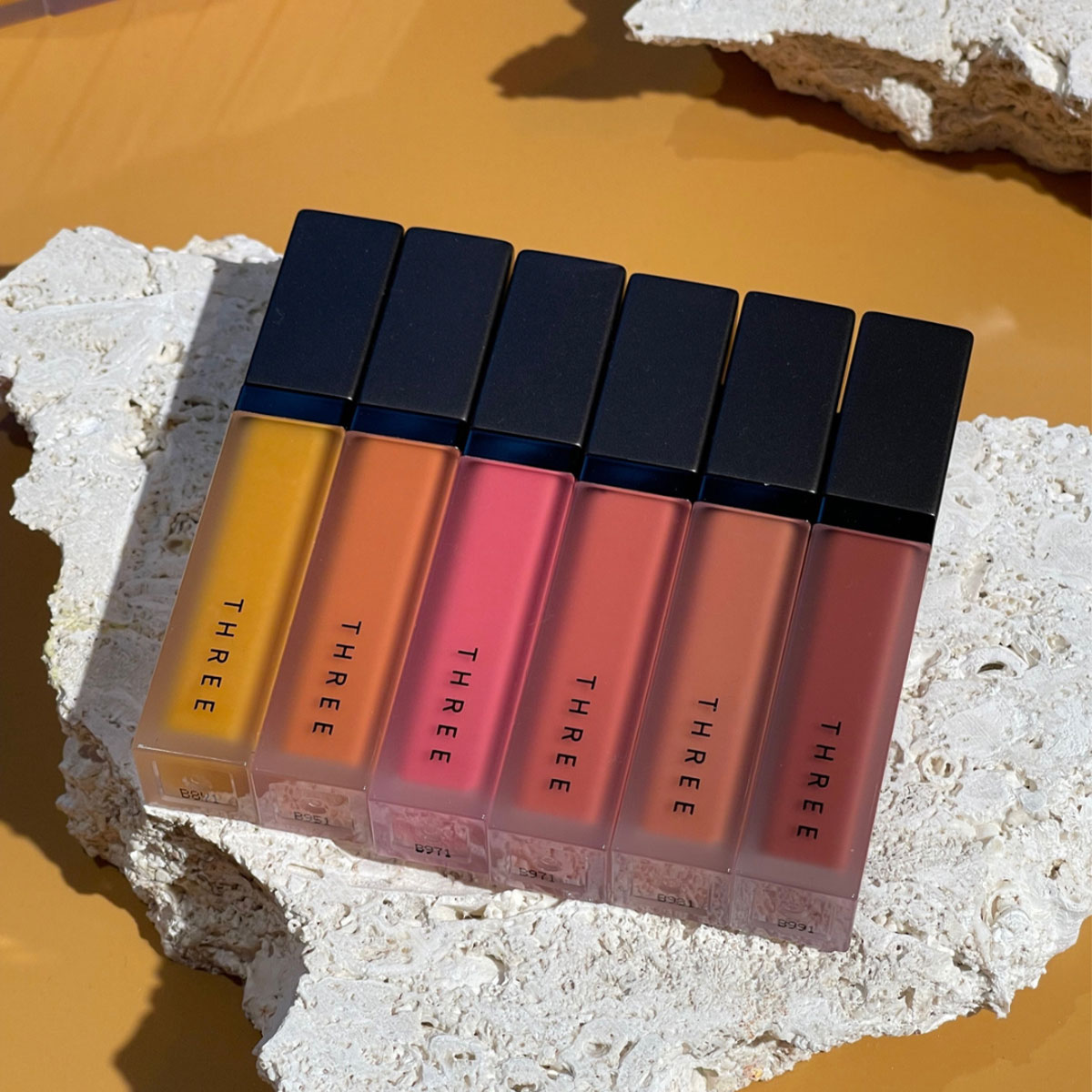 スリー　THREE 化粧品　まとめ売り　ファンデーション　アイシャドウ　リップ スリー THREE 化粧品 まとめ売り ファンデーション アイシャドウ