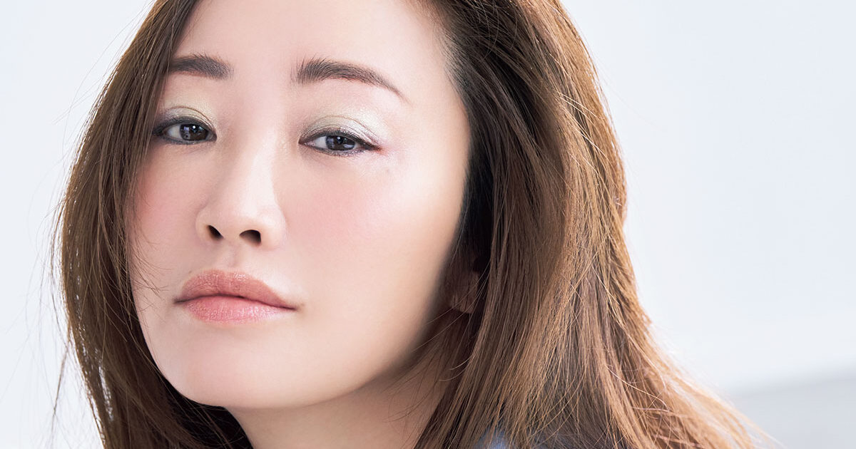 フォーマルコーデに合わせるヘア＆メイクは 【神崎恵】〈SUQQU