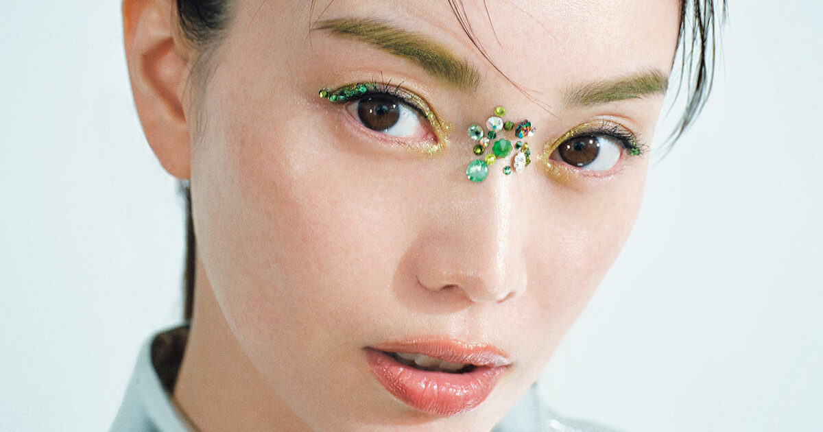 蛯原友里】1000年先の未来を夢みる洗練されたファンタジックメイク