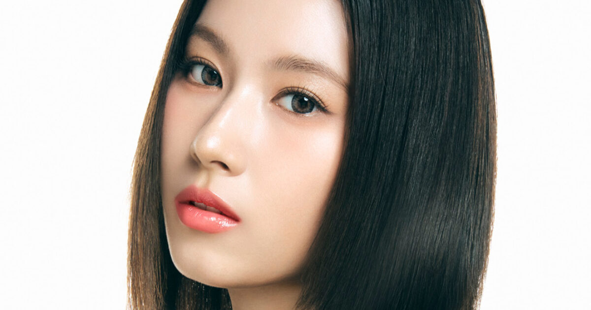 YSL×TWICE SANA】Y2K気分のジューシー＆ヌーディピンクリップが叶う新