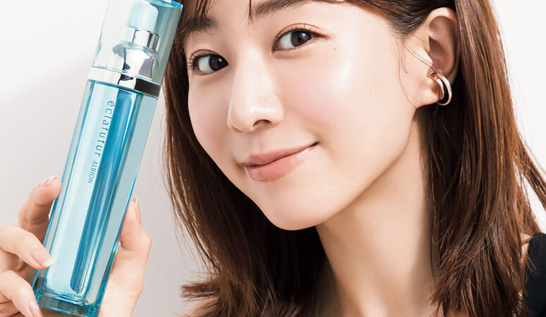 ファッションの 進化し続ける美しさの秘訣は？田中みな実が続ける“美肌メンテ 美容液