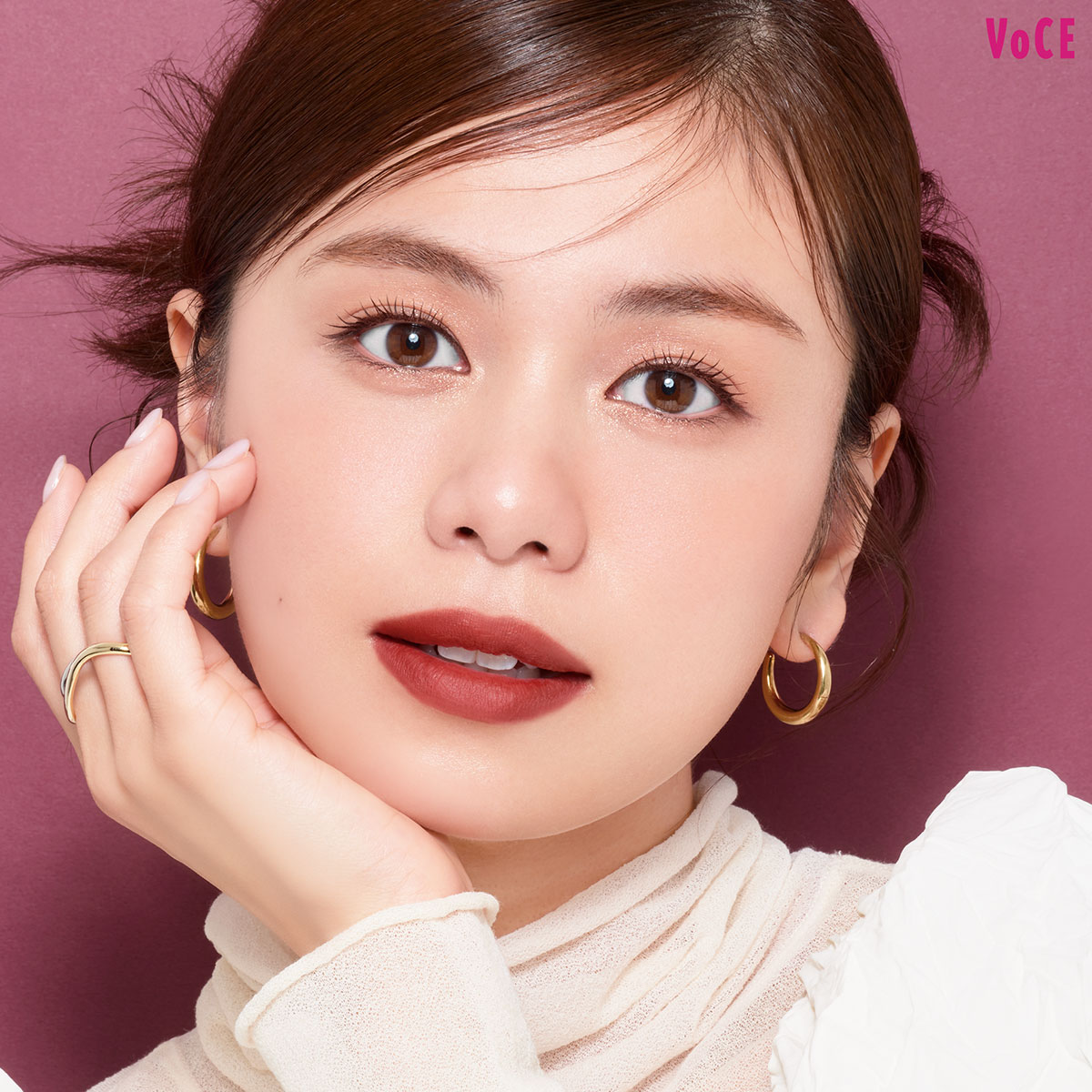 VO1023-172-175-top.jpg