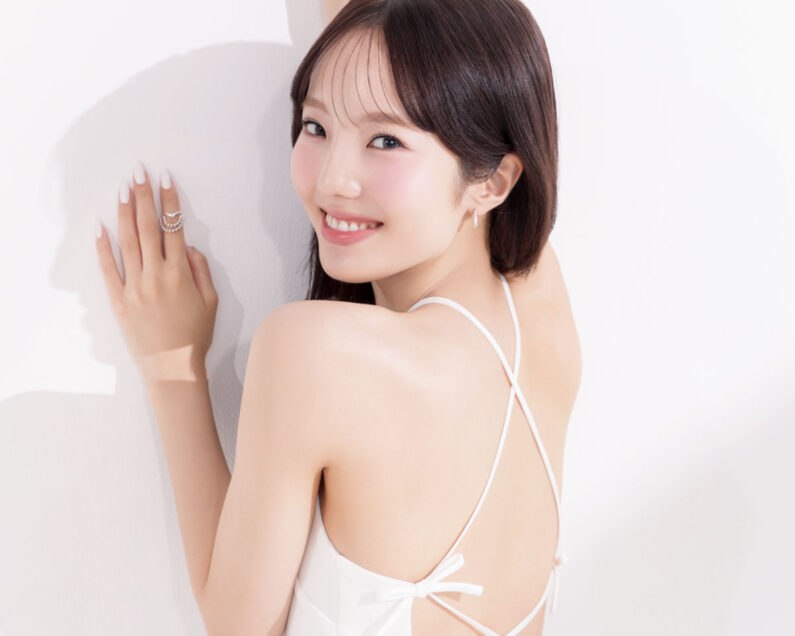 進化する透明感！本田真凜、うるすべ美肌の相棒“miness”[PR