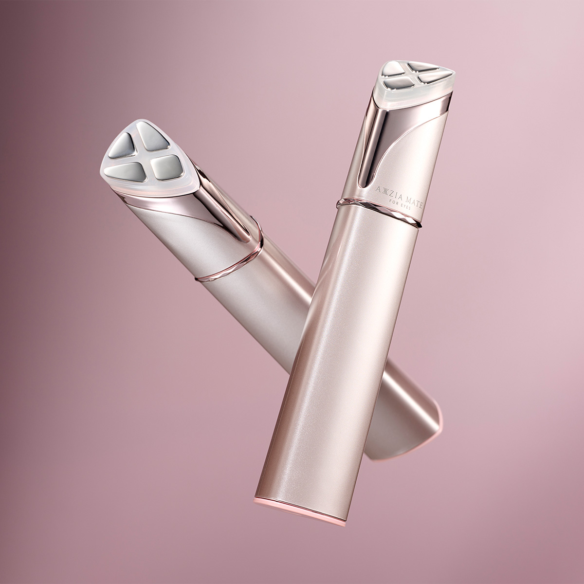 アイケア専門家開発の目もと特化型美顔器】で、目まわりをぐるっと