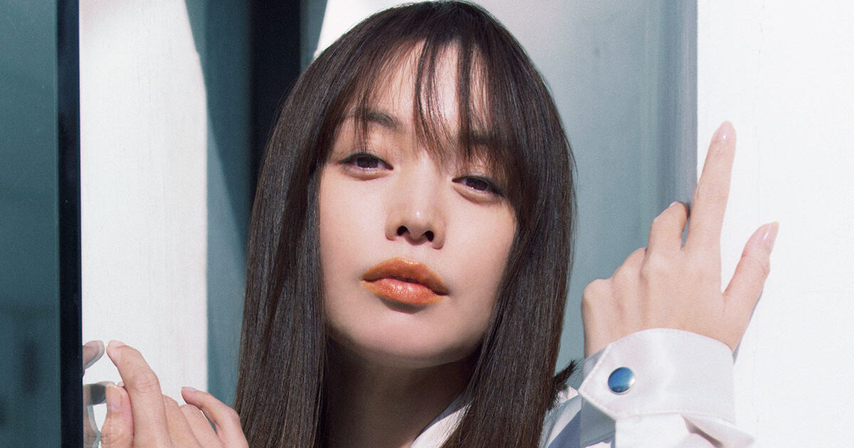 蛯原友里】エルメスのリップペンシルで魅せる大人オレンジメイク【エビ