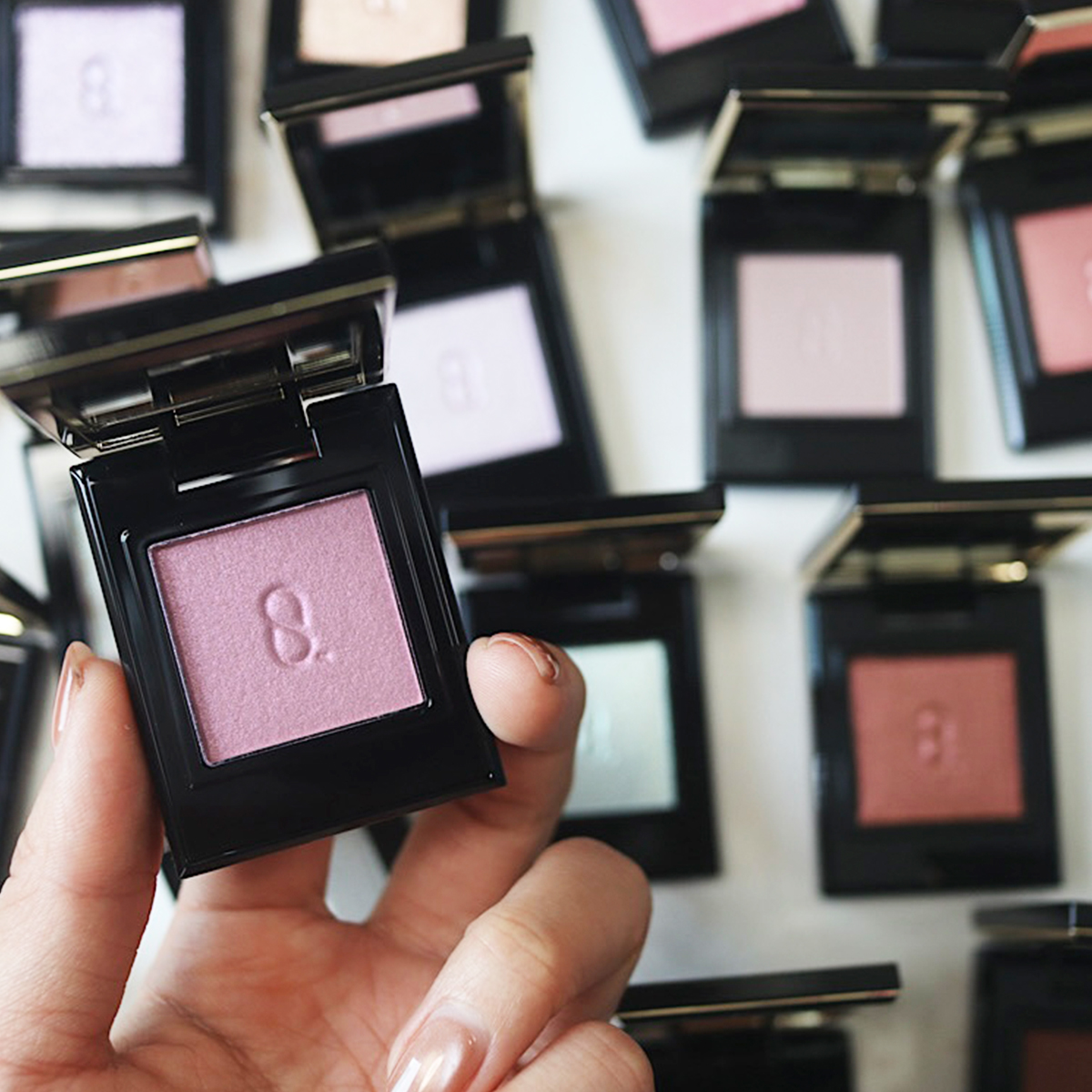 SUQQU「モノ ルック アイズ」を全色スウォッチ！イエベ、ブルベ別の