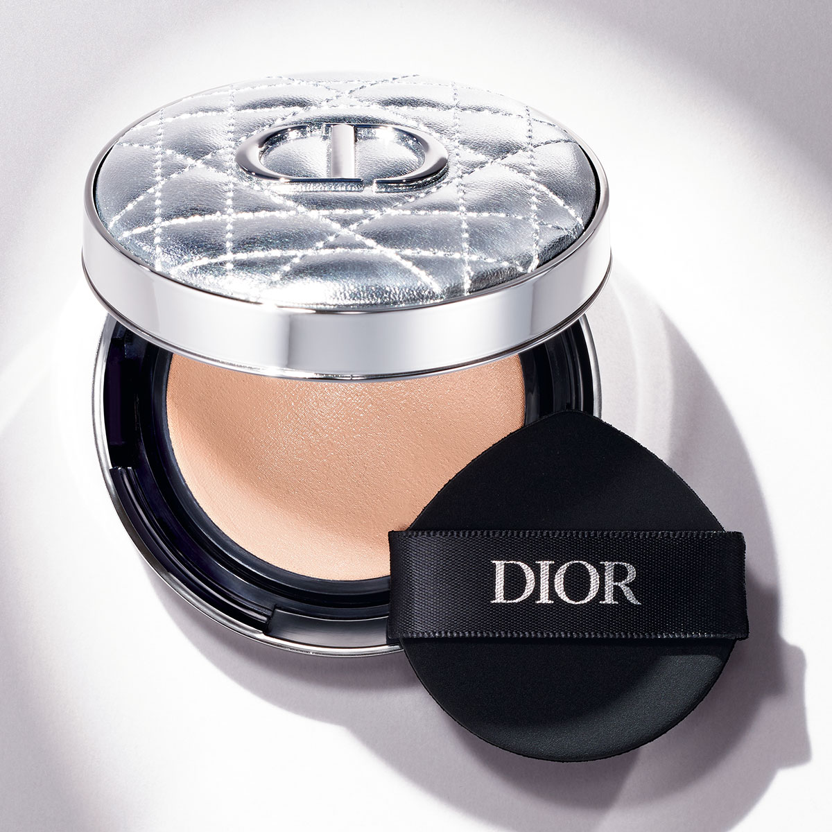 ベスコスまとめ売り ①資生堂 ② バニラコファンデ、③下地 ④DIOR(ON
