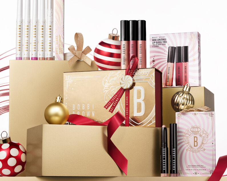 ボビイブラウン・クリスマスコフレ2025】ピンク・ホワイトを基調とした