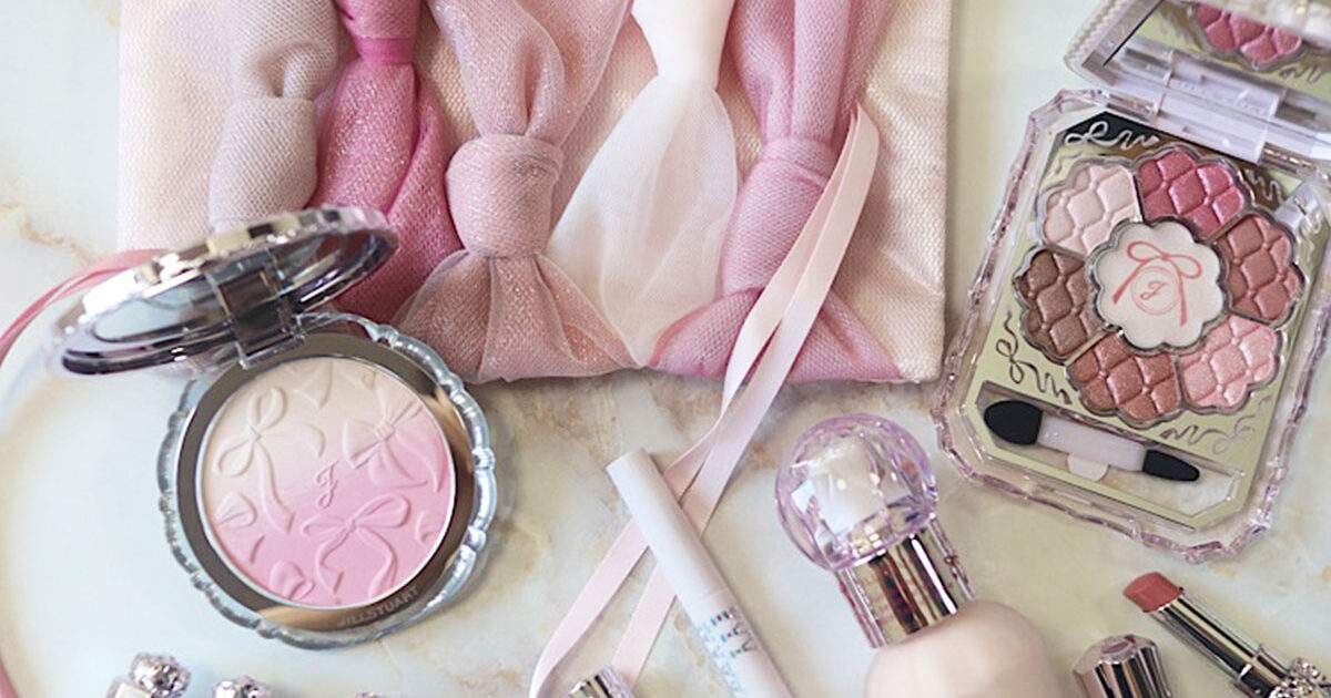 ジルスチュアートの「2025年クリスマスコフレ」全色スウォッチ！イエベ