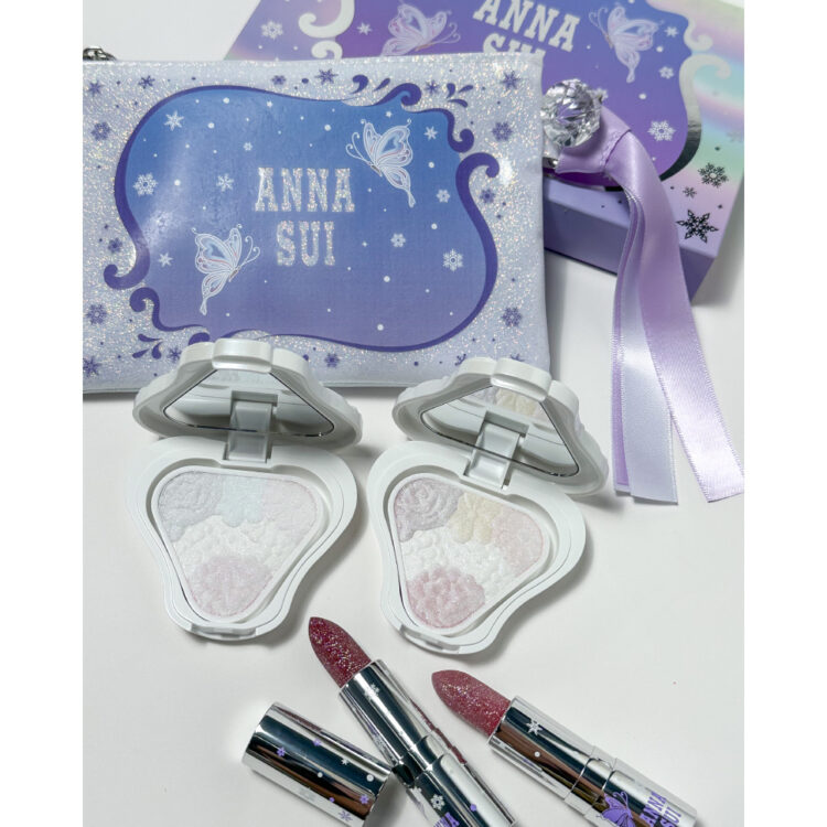 アナ スイ・クリスマスコフレ2025】11／1発売。舞い散る雪をまとった