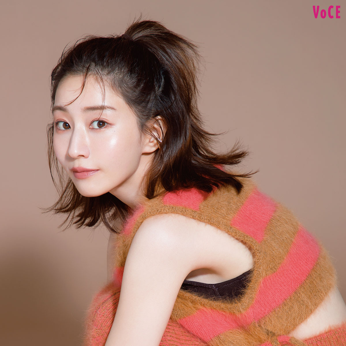 VO-2511-124-125-TOP.jpg