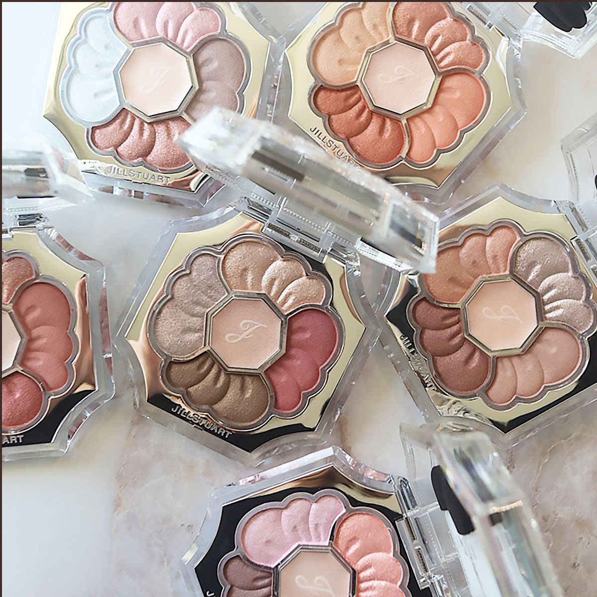 ジルスチュアート「ドレスドブルーム アイズ」の新色を全色スウォッチ