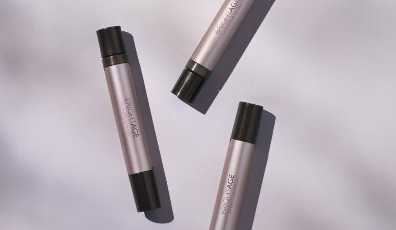 目元ケア革命】たった30秒で、大人の目元をトータルケアするスティック