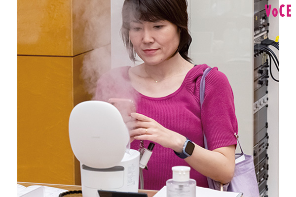 持ち運びニーズに対応！美容のプロと読者が選ぶ【スキンケア美顔器