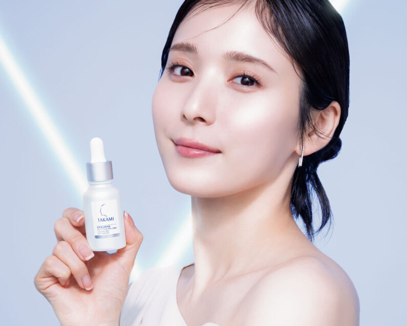 タカミから待望の薬用美白美容液※1が登場！「レーザー※2美容液」で光