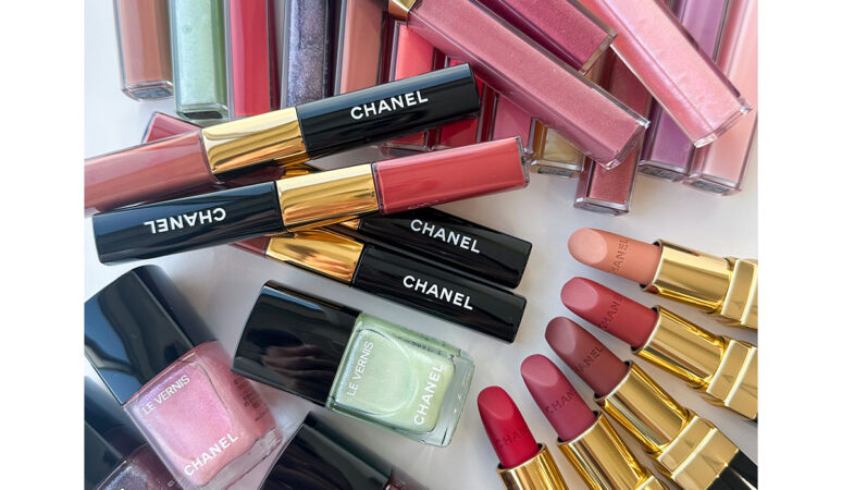 新品未使用　CHANEL リップ　アイシャドウ セット シャネル】ひと塗りでツヤときらめきに満たされる新リップグロスが誕生