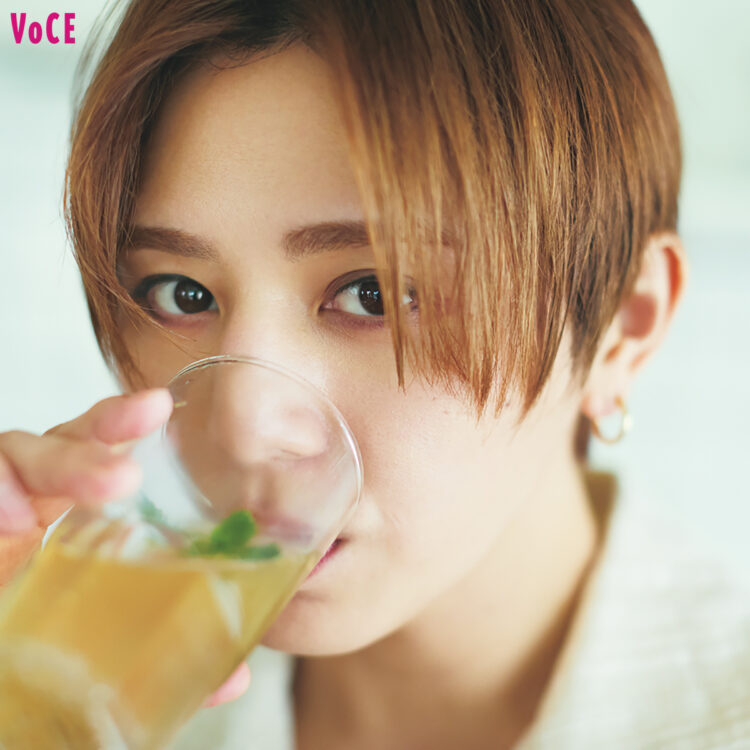 VOCE7月号の舞台裏】見る美容液・山田涼介、美の追求のために