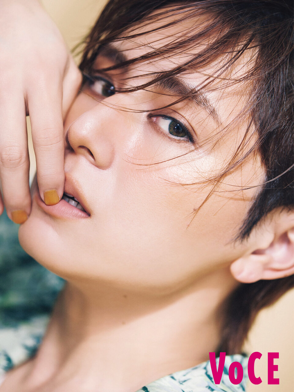 【新品未使用】小田切ヒロさん エッセンシャルオイル ロールオン naus ② VOCE9月号の舞台裏】見る美容液・山田涼介×小田切ヒロ。サバンナに想い