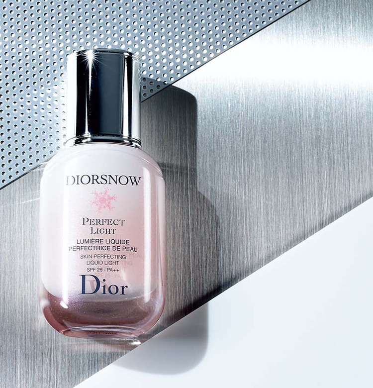 憧れブランドの実力を徹底比較！【最新美白アイテム】ネ申7