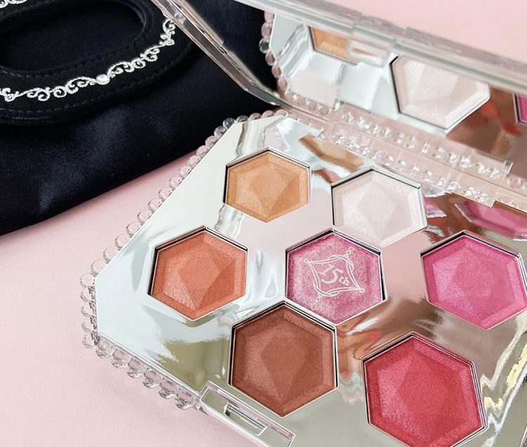 ジルスチュアート　化粧品 CkVG6WDo_1595921293-750x636.jpg