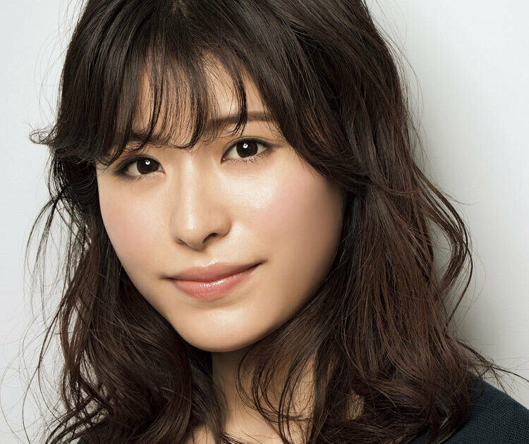 マット肌にツヤで小顔に エラ張りさんのためのツヤ操作テク ビューティニュース 美容メディアvoce ヴォーチェ