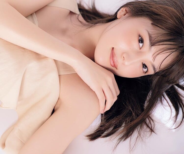 anan川口春奈 川口春奈：美脚のぞかせたピンクコーデで飾らない美しさ 30歳を