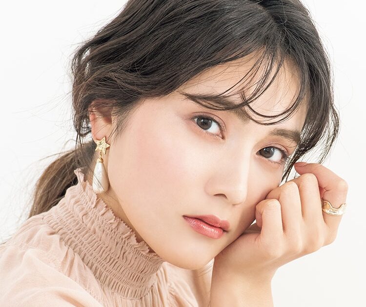 ビューティニュース Akb48 入山杏奈 甘め控えめ レディライクな春メイク 美容メディアvoce ヴォーチェ