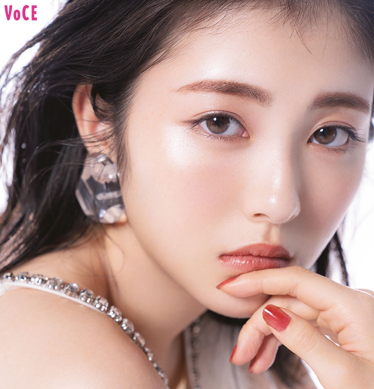 もうすぐハタチ 大人気 浜辺美波さん が語る これからの自分 Cover Beauty 美容メディアvoce ヴォーチェ