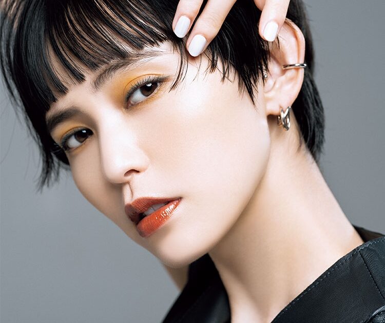 ヘアメイクpaku☆chanさんに聞いた秋のメイクプラン「渋みグリーンで