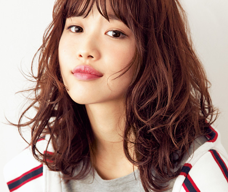 丸顔 逆三角 面長etc 可愛く顔型をカバーする小顔ヘア4 ビューティニュース 美容メディアvoce ヴォーチェ