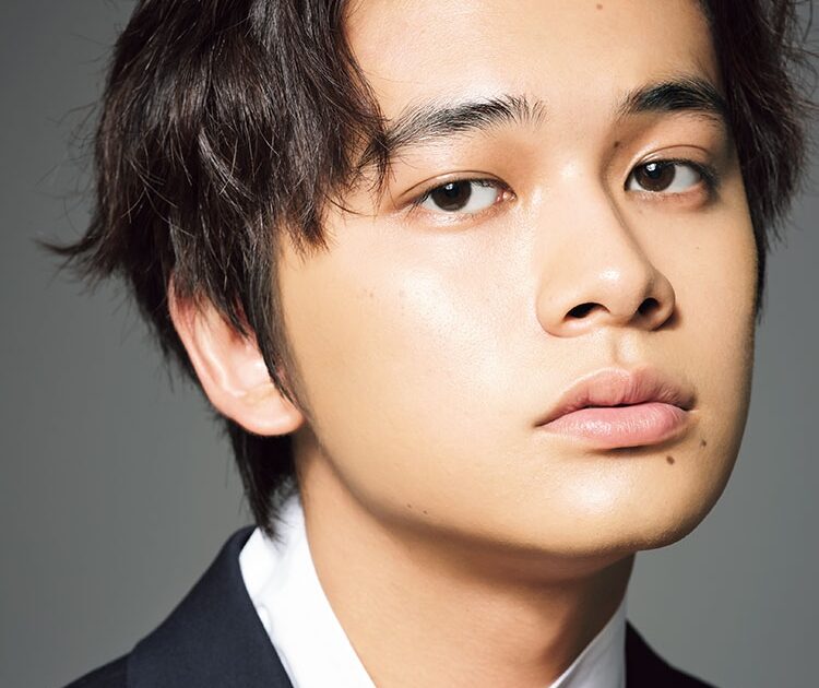 俳優 北村匠海 の挑戦 メイクの力で 3歳のダンディに ビューティニュース 美容メディアvoce ヴォーチェ