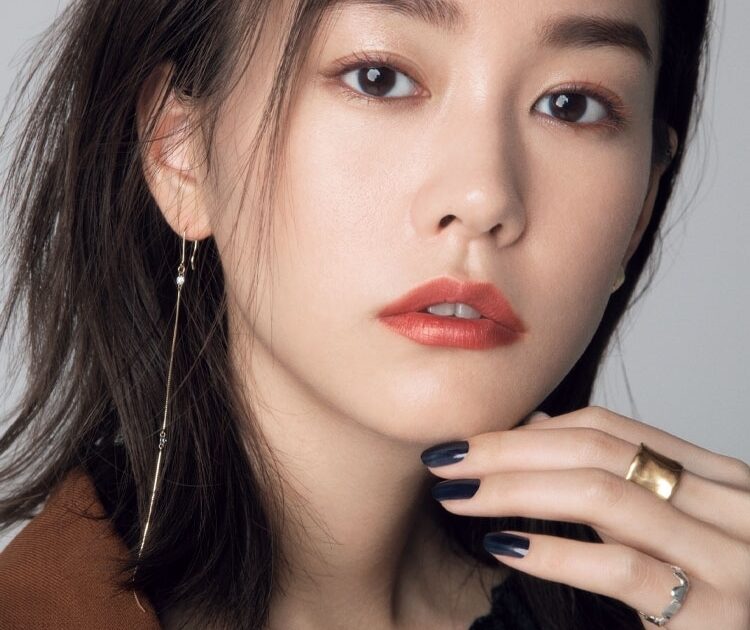 桐谷美玲】オレンジマスカラで“目元華やぎ美人”に｜WHOMEE【ビューティ