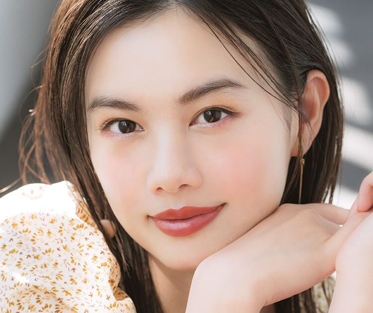 長井かおりの美速トレーニング 口角が上がったふっくら唇に ｍ字リフトリップ ビューティニュース 美容メディアvoce ヴォーチェ