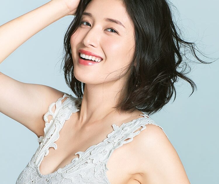 橋本マナミさんほか、愛用の【美乳コスメ】BEST２＆話題の【育乳