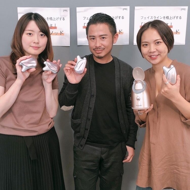 ドレナージュ（※）美顔器 温感かっさ】を使用した小田切ヒロ流メソッド