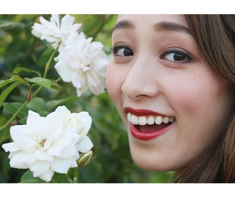 宝塚アカデミア9 / 特集:娘役の新世代、新世代の娘役 / 青弓社 宝塚歌劇団雪組の新トップスター、朝美絢とトップ娘役、夢白