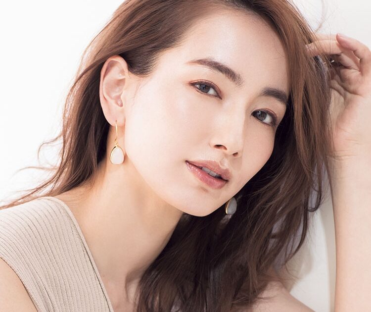 辻元舞さんの白美肌のヒケツは腸活、角質ケア、ときどきプロ頼み