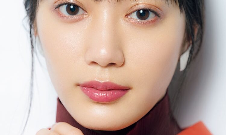 好感度NO.1春新色“サーモンピンク”リップを【唇の形別】に塗り